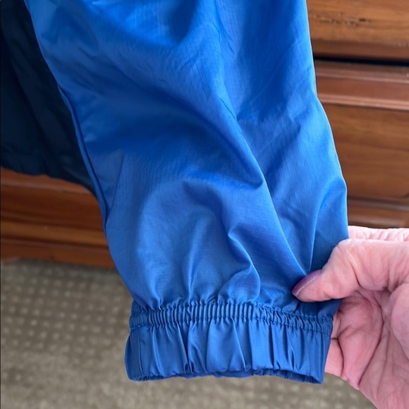 GAP Boy’s Blue and Black Windbreaker Jacket Size XXL - Picture 4 of 9